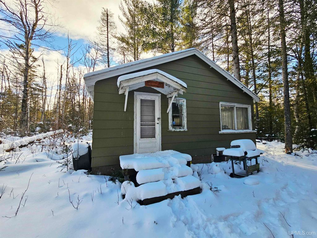 449 S Iron Pin Trail, Gwinn, MI 49841