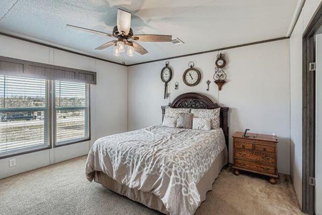 130 Zafiro LN, Del Valle, TX 78617