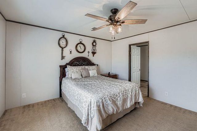 130 Zafiro LN, Del Valle, TX 78617