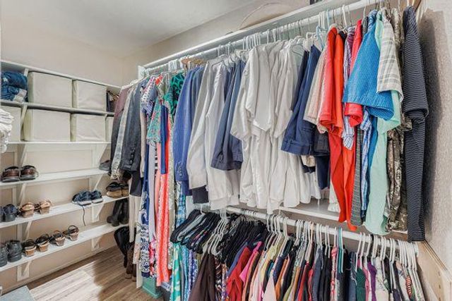 130 Zafiro LN, Del Valle, TX 78617