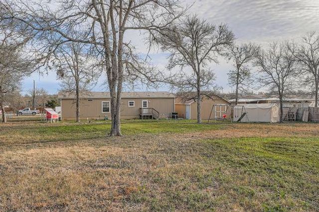 130 Zafiro LN, Del Valle, TX 78617
