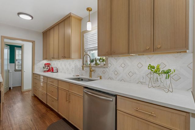 153 N Parkwood Ln, Wichita, KS 67208