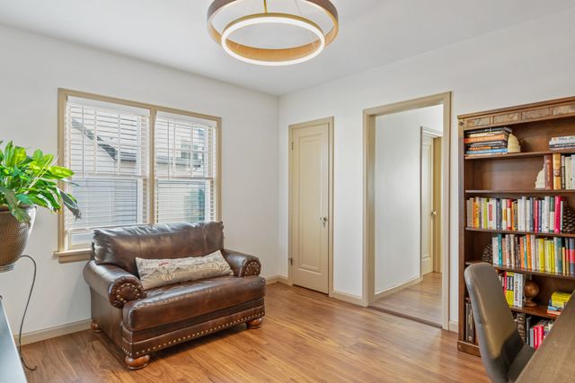 153 N Parkwood Ln, Wichita, KS 67208