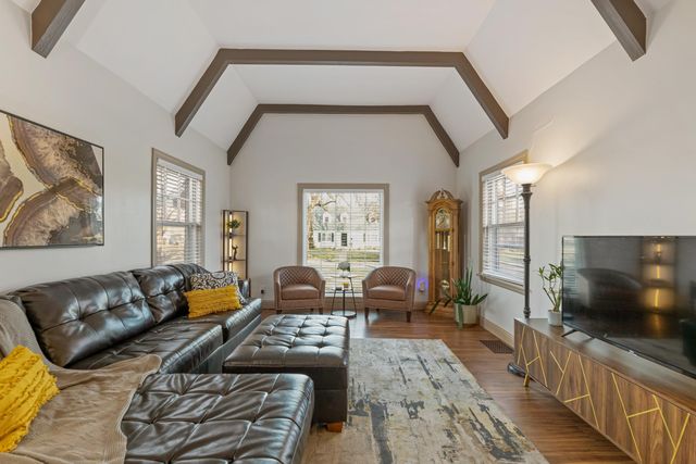 153 N Parkwood Ln, Wichita, KS 67208