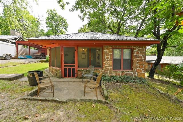 58 Oak Street, Locust Grove, OK 74352
