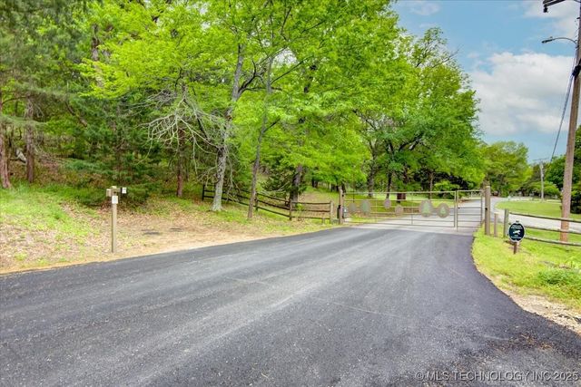 58 Oak Street, Locust Grove, OK 74352