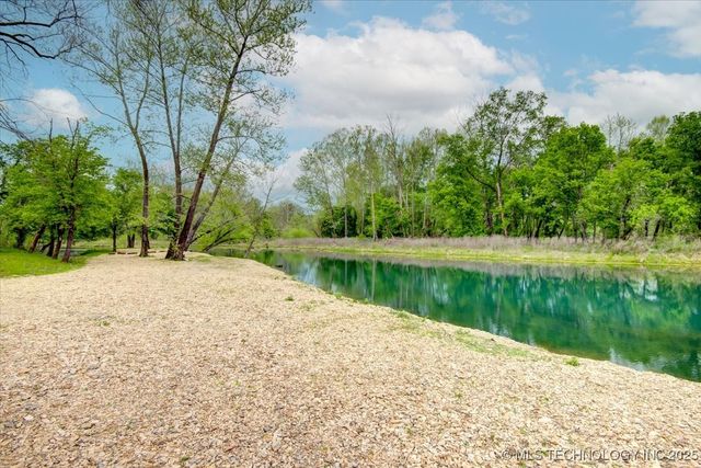 58 Oak Street, Locust Grove, OK 74352