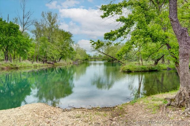 58 Oak Street, Locust Grove, OK 74352