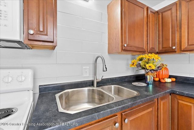 901 Clayton Street, Lansing, MI 48915