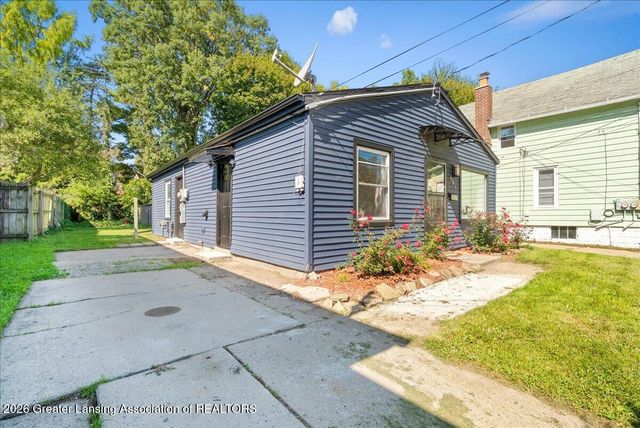901 Clayton Street, Lansing, MI 48915