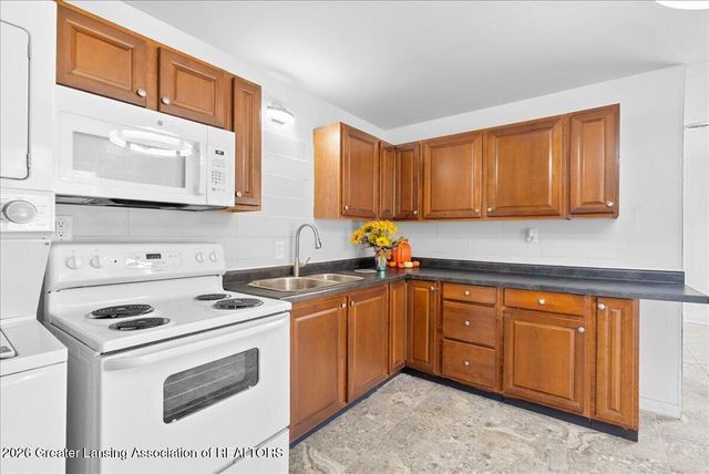 901 Clayton Street, Lansing, MI 48915