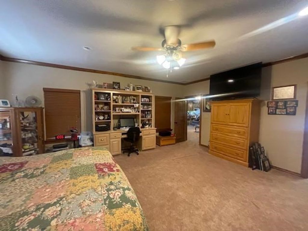 Image 17 of property listing at 136 Private Rd 3535, Sonora, TX 76950