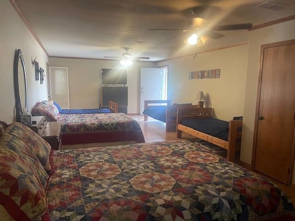 Image 18 of property listing at 136 Private Rd 3535, Sonora, TX 76950