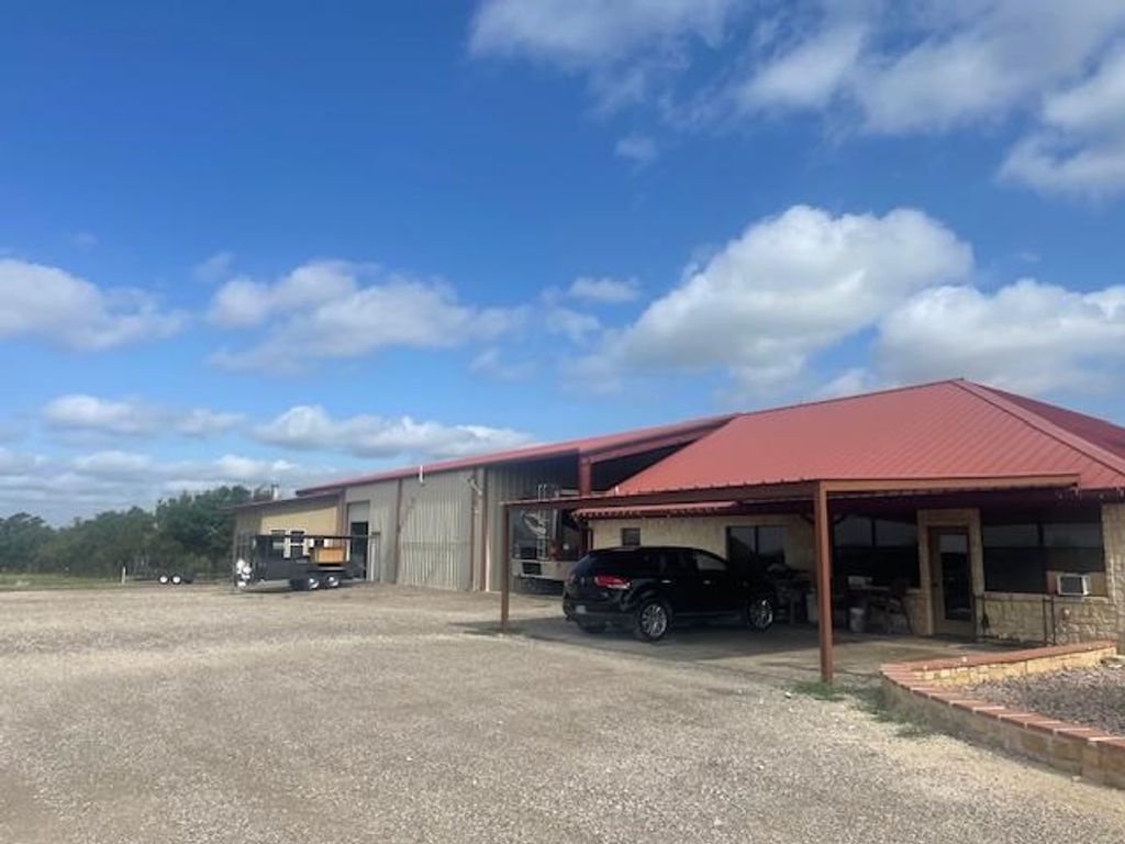 Image 35 of property listing at 136 Private Rd 3535, Sonora, TX 76950