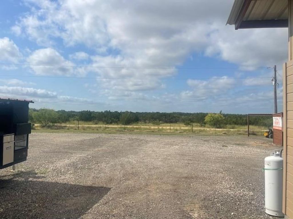 Image 38 of property listing at 136 Private Rd 3535, Sonora, TX 76950