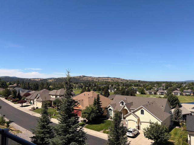 1209 N Dunbarton Oaks Ln, Liberty Lake, WA 99019