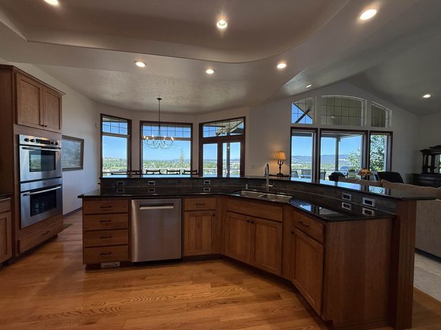 1209 N Dunbarton Oaks Ln, Liberty Lake, WA 99019