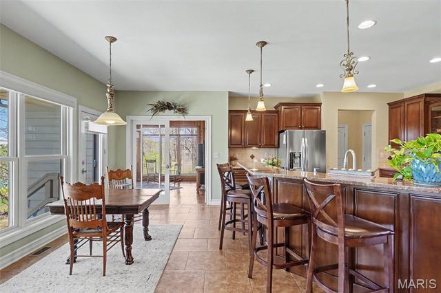 3757 Sunny Road, Washington, MO 63090