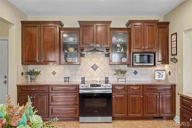 3757 Sunny Road, Washington, MO 63090