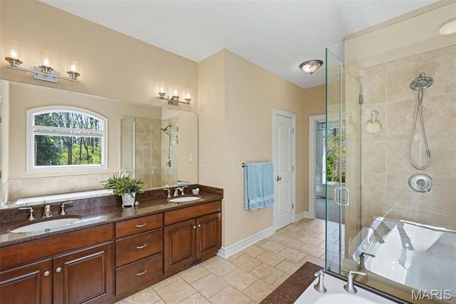 3757 Sunny Road, Washington, MO 63090