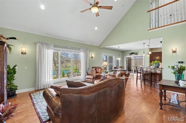 3757 Sunny Road, Washington, MO 63090