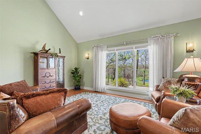 3757 Sunny Road, Washington, MO 63090