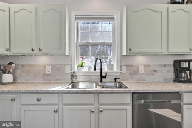 245 DOVE RD, Fredericksburg, PA 17026