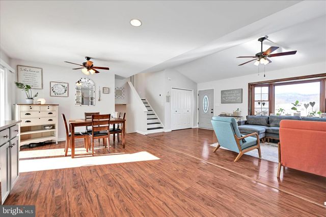 245 DOVE RD, Fredericksburg, PA 17026