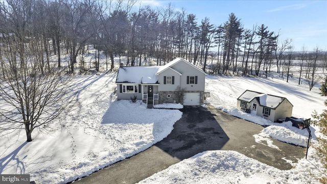 245 DOVE RD, Fredericksburg, PA 17026