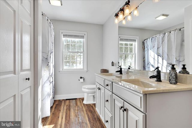 245 DOVE RD, Fredericksburg, PA 17026