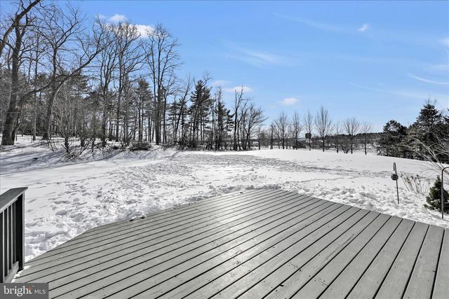 245 DOVE RD, Fredericksburg, PA 17026