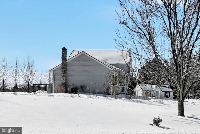 245 DOVE RD, Fredericksburg, PA 17026