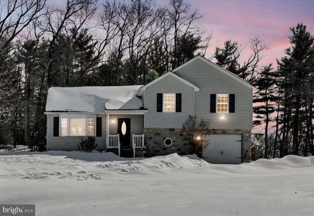 245 DOVE RD, Fredericksburg, PA 17026