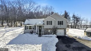 245 DOVE RD, Fredericksburg, PA 17026