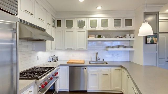 616 East Fourth Street 404, Boston, MA 02127