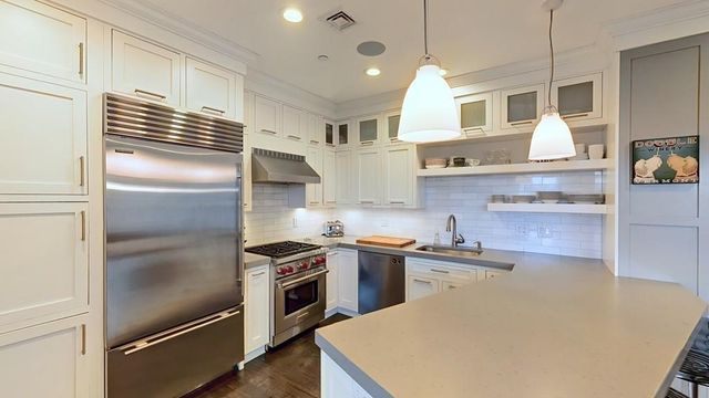 616 East Fourth Street 404, Boston, MA 02127