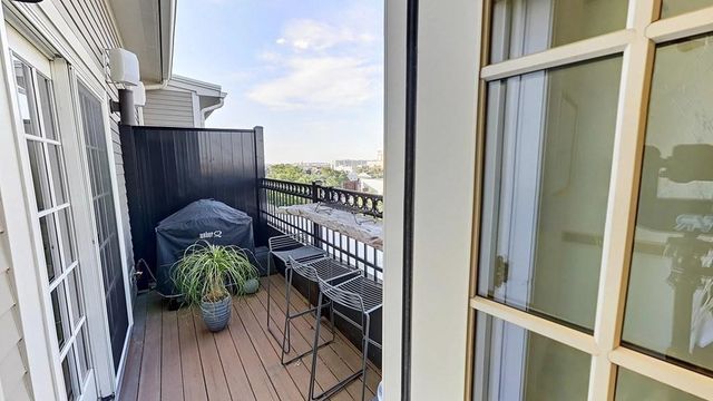 616 East Fourth Street 404, Boston, MA 02127