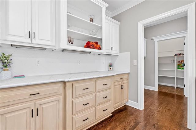 607 Indian Trail Court, Smithville, MO 64089