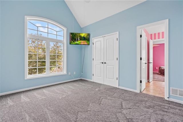 607 Indian Trail Court, Smithville, MO 64089