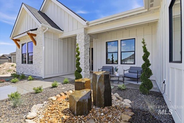 7042 E Chicken Hawk Loop, Nampa, ID 83686