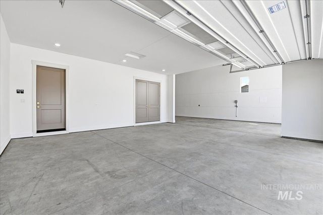 7042 E Chicken Hawk Loop, Nampa, ID 83686