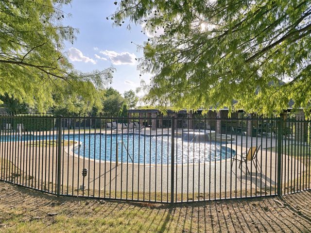 1504 Fox Run Drive, Irving, TX 75063