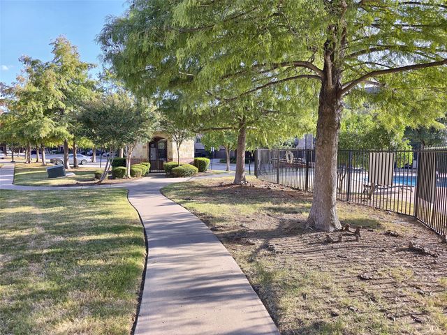 1504 Fox Run Drive, Irving, TX 75063