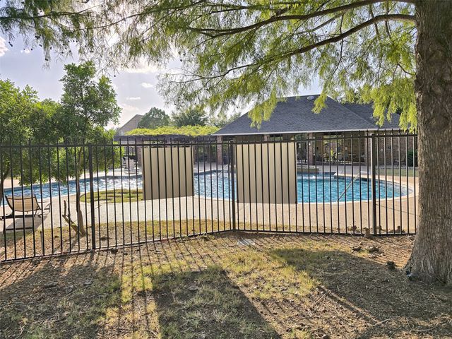 1504 Fox Run Drive, Irving, TX 75063