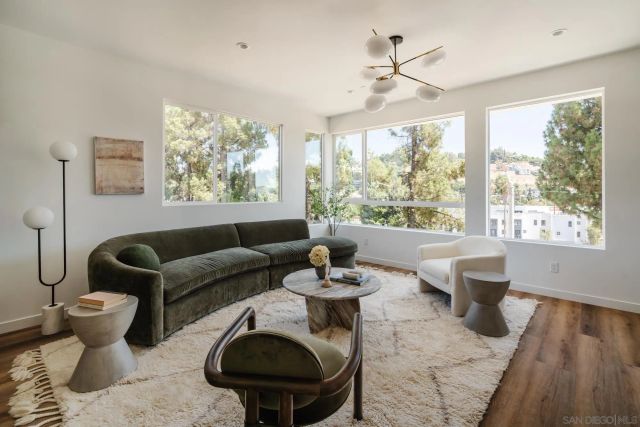 3860 N Riley Ln, Los Angeles, CA 90065