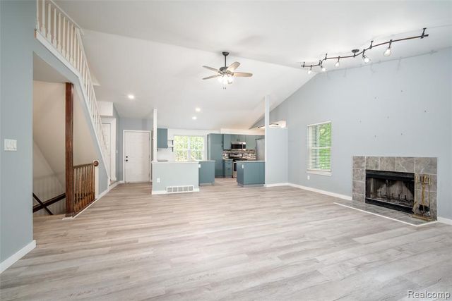 4277 Tux Lane, Milford, MI 48380
