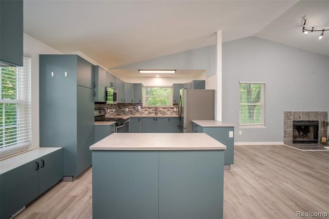 4277 Tux Lane, Milford, MI 48380