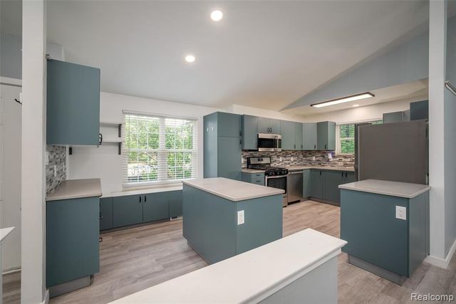 4277 Tux Lane, Milford, MI 48380