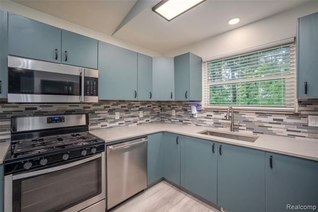 4277 Tux Lane, Milford, MI 48380