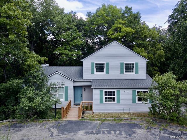 4277 Tux Lane, Milford, MI 48380